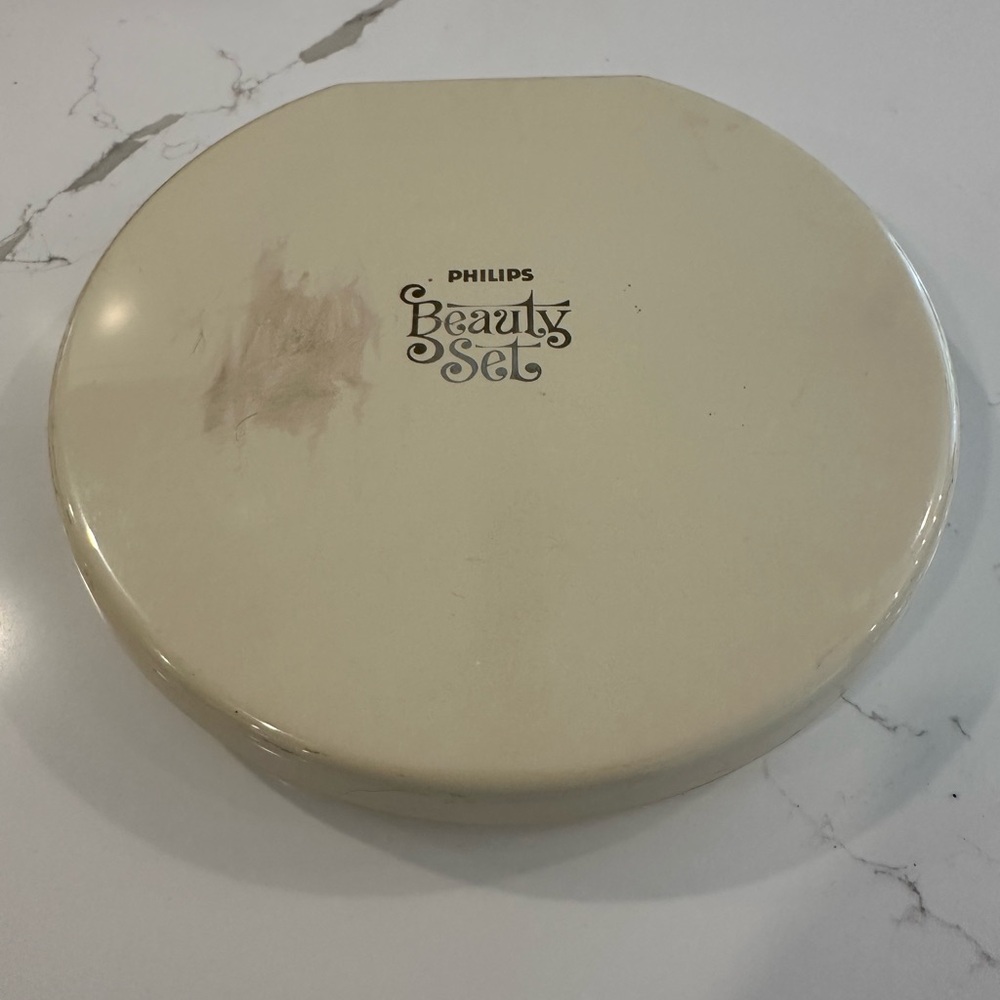 Philips Vintage Beauty Set in Elegant Cream
